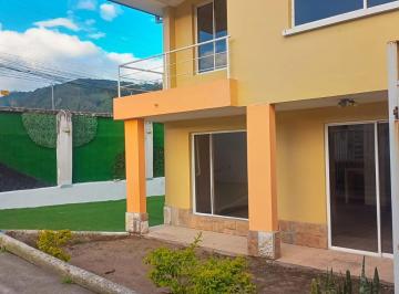 Departamento de 4 habitaciones, Quito · Vendo Casa La Armenia