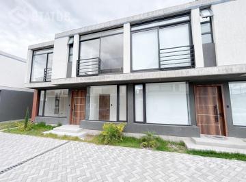 Casa · 130m² · 3 Habitaciones · 2 Estacionamientos · Venta de Casa Sector El Dean, Cerca Al Colegio Gutenberg