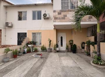 Casa de 3 habitaciones, Guayaquil · Vendo Casa en Urb. Malaga