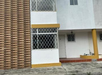 Casa · 89m² · 3 Habitaciones · Oportunidad Vendo Casa de Dos Plantas en Calderon