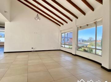 Casa de 3 habitaciones, Quito · Departamento Amplio con Terraza en Conjunto Cerca a Ruta Viva Tumbaco