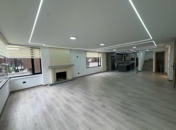Departamento · 185m² · 3 Habitaciones · 1 Estacionamiento · Duplex Remodelado en Venta