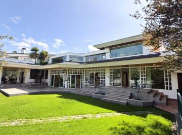 Casa de 5 habitaciones, Quito · Residencia Olympus – Lujo Absoluto y Vista Panorámica en Quito