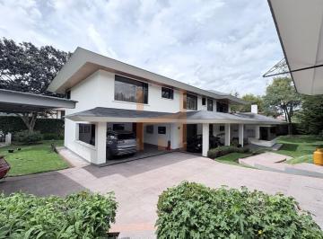 Casa de 4 habitaciones, Quito · Casa Independiente de Venta en Cumbayá Sector El Limonar, 4 Dorms con Baño, 1 Dorm en Pb, Estudio.