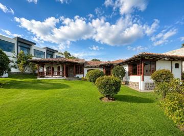 Casa de 3 habitaciones, Quito · Casa en Venta Viña Alta Tumbaco | 2.267 m² de Terreno