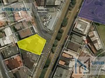 Terreno / Lote · 574m² · 3 Habitaciones · 4 Estacionamientos · Terreno Y/o Casa por Remodelar en El Batán