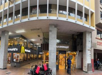 Oficina comercial , Guayaquil · En Venta Oficina en Pedro Carbo y Velez, Frente a La Plaza San Francisco - K. Aguirre