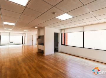 Oficina comercial · 87m² · 1 Habitación · 2 Estacionamientos · Arriendo Oficina en Sector Coruña / 12 de Octubre, con Jardin