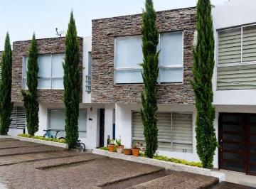 Casa · 174m² · 3 Habitaciones · 2 Estacionamientos · Renta Casa en Cumbaya Sector San Juan Alto