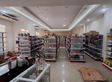 Local comercial , Machala · Venta de Local Comercial con Bodegas y Oficinas en Centro de Machala