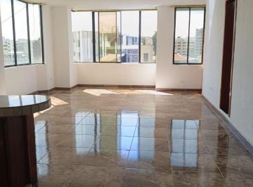 Departamento de 3 habitaciones, Quito · Rento Departamento 3 Dorm. U Central