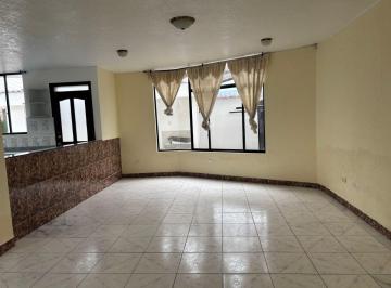 Casa de 5 habitaciones, Quito · Sangolquí Arriendo Casa 220 M&sup2;tres Pisos, Conjunto de Tres Casassector Terracota