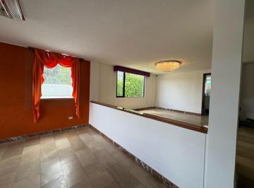 Casa · 257m² · 2 Estacionamientos · Casa - Ponceano