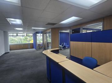 Oficina comercial · 290m² · 5 Estacionamientos · Oficina en Norte de Quito