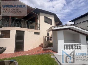 Casa · 718m² · 5 Habitaciones · 5 Estacionamientos · Casa en Miravalle 2