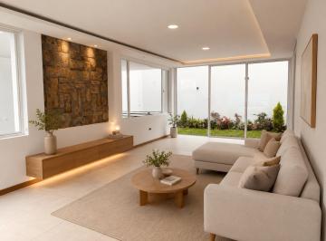 Casa · 220m² · 3 Habitaciones · 3 Estacionamientos · Mjr Venta Casa Tumbaco 3 Dorm.