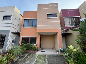 Casa de 3 habitaciones, Milagro · Casa con 145 m² y 3 Dorm. en Venta en Norte de Milagro