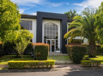Casa de 4 habitaciones, Quito · Venta Casa de Lujo en Urbanización Arrayanes – Puembo | 1.200 m² de Terreno