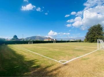 4 hectáreas de área verde · Vendo Casa Dentro de Urbanización San José del Valle (Conocoto)
