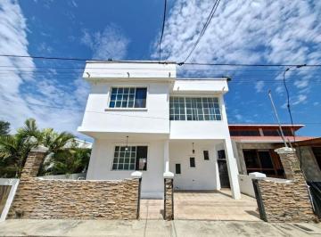 Casa de 4 habitaciones, Playas · Casa en Venta en Playas, Urb. Arenas del Pacífico