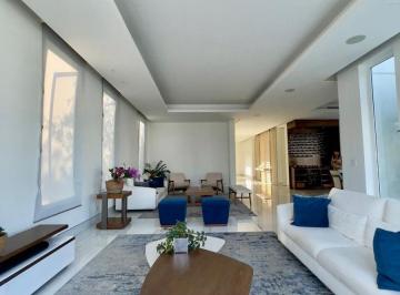 Casa de 4 habitaciones, Guayaquil · Aires de Batan. Smart Luxury Living – Diseño, Tecnología y Perfección en Cada Detalle
