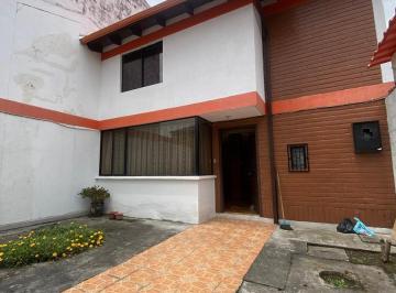 Casa · 110m² · 3 Habitaciones · 1 Estacionamiento · Casa en Venta en Caminos del Sur