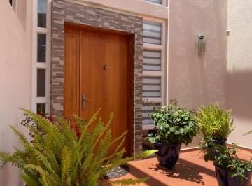 Casa de 2 habitaciones, Quito · Miravalle, Hermosa Casa en Conjunto en Urbanización Privada