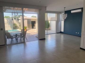 Casa de 3 habitaciones, Guayaquil · Villa Mediana Moderna de 3 Dorm. con Sus Baños, Piscina, Bar Exterior, Aires y Cortinas