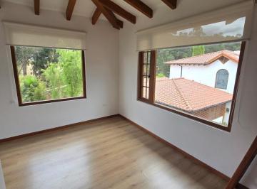 Casa · 170m² · 2 Habitaciones · 2 Estacionamientos · Casa en Venta