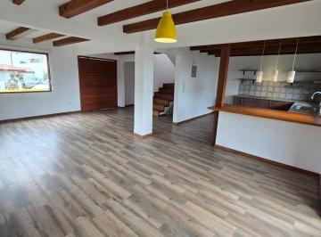 Casa · 170m² · 2 Habitaciones · 2 Estacionamientos · Casa en Renta