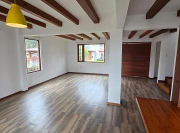 Casa · 170m² · 2 Habitaciones · 2 Estacionamientos · Casa en Renta