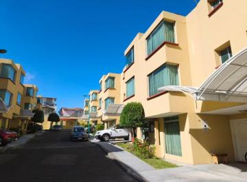 Casa · 168m² · 4 Habitaciones · 2 Estacionamientos · ¡Oportunidad Única! Casa Esquinera en Santa Lucíacasa Remodelada en Venta