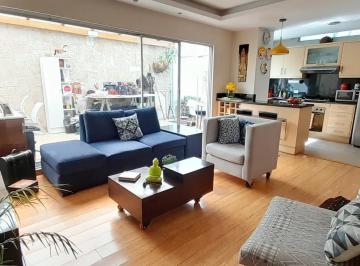 Departamento · 55m² · 1 Habitación · 1 Estacionamiento · Suite en Venta con Amplio Patio en El Sector de La Coruña.