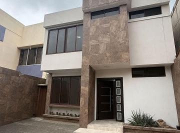 Casa de 3 habitaciones, Guayaquil · Alquilo Casa de 3 Dorm. en Matices, Av León Febres Cordero