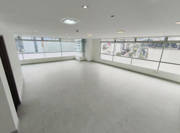 Oficina comercial · 82m² · 2 Estacionamientos · Renta Oficina Esquinera 82 m². 2 Parqueos. Av Orellana y 6 de Diciembre. Edif Alisal de Orellana. Scc