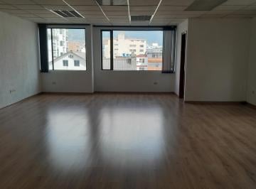 Oficina comercial · 65m² · 1 Estacionamiento · Oficina en Venta Frente a La Universidad Católica. 65 m. Usd.
