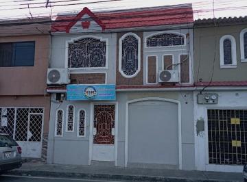 Casa · 72m² · 3 Habitaciones · Terreno en Mucho Lote