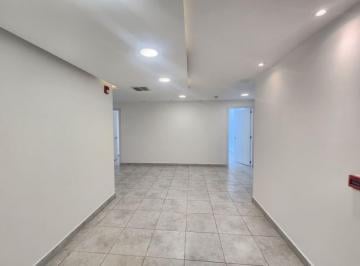 Local comercial , Quito · Arriendo Oficina Centro Norte 140 m 4 Parqueaderos 2 Bodegas Edif Corporativo 8 Espacios