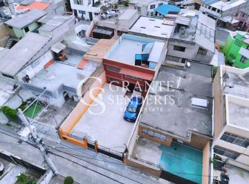 Casa de 4 habitaciones, Quito · Casa Rentera en Venta en Monjas - (2 Departamentos)