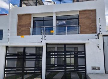 Casa de 3 habitaciones, Quito · Casa con 3 Recámaras y 150 m² en Venta en Llano Grande