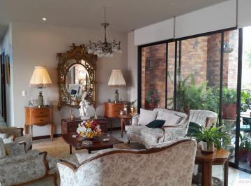 Departamento · 227m² · 3 Habitaciones · 2 Estacionamientos · Departamento en Venta Cumbayá $ con 3 Dorm. 227.50 m
