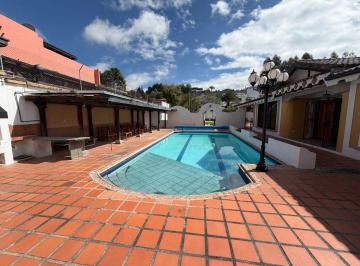 Casa de 3 habitaciones, Quito · Casa con Piscina de 3 Dorm. en Urb Campo Algre