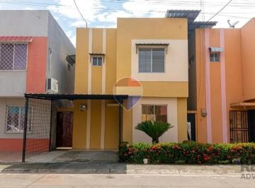 Casa · 73m² · 3 Habitaciones · 2 Estacionamientos · En Venta Casa en Babahoyo