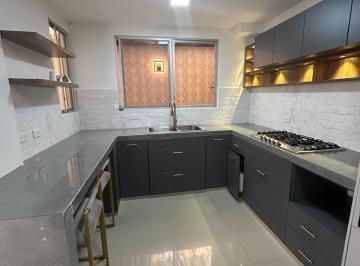 Casa de 3 habitaciones, Guayaquil · Mucho Lote 2 Venta de Casa Remodelada de Oportunidad