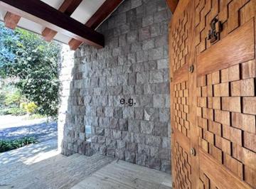 Casa de 4 habitaciones, Quito · Exclusiva Casa 990 m² en 1600 de Terreno con Piscina, Jardines, Porche y Bbq