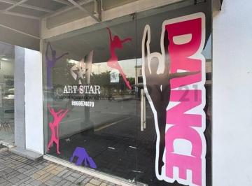 Local comercial · 63m² · Alquiler de Local, plaza Comercial, via Salitre