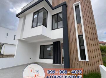 Casa de 4 habitaciones, Cuenca · ¡Hermosa Villa de 3 Pisos en Venta en Ricaurte!
