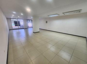 Local comercial , Quito · Arriendo Local 70 m Centro Norte a Nivel del Estadio 3 Parqueaderos Excelente Exposición