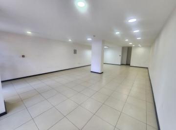 Local comercial , Quito · Arriendo Local 70 m Centro Norte a Nivel del Estadio 3 Parqueaderos Excelente Exposición