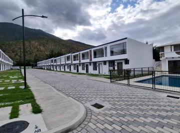 Casa · 82ha · 3 Habitaciones · 1 Estacionamiento · Venta Casa 3 Dorm. en Pomasqui - Aplica a Crédito Vip